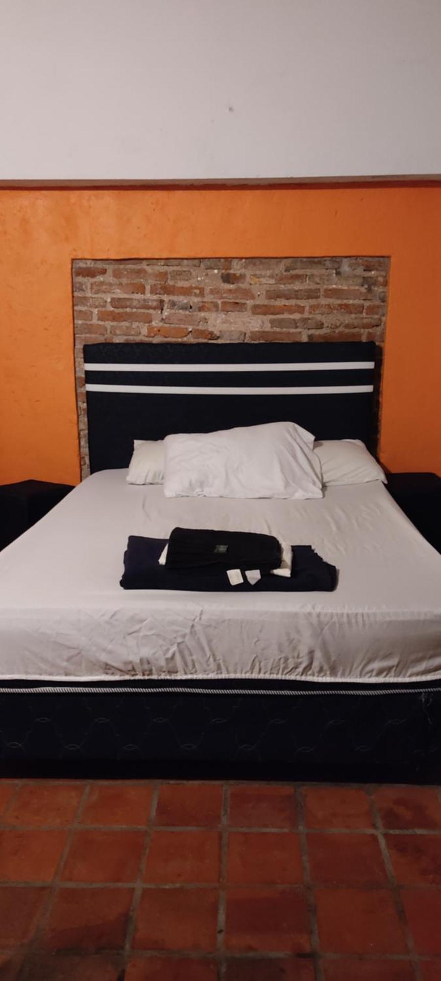 Mediterraneo Youth Hostel Асунсьон Экстерьер фото