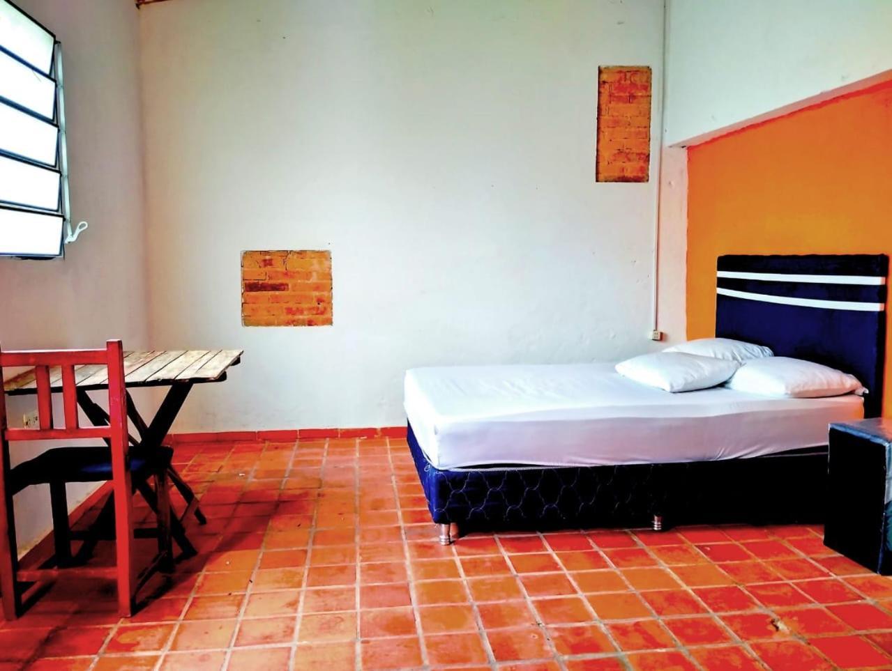 Mediterraneo Youth Hostel Асунсьон Экстерьер фото